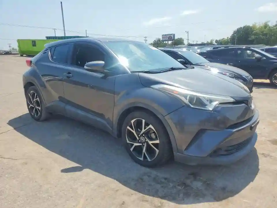 NMTKHMBXXJR011913 2018 TOYOTA C-HR-3