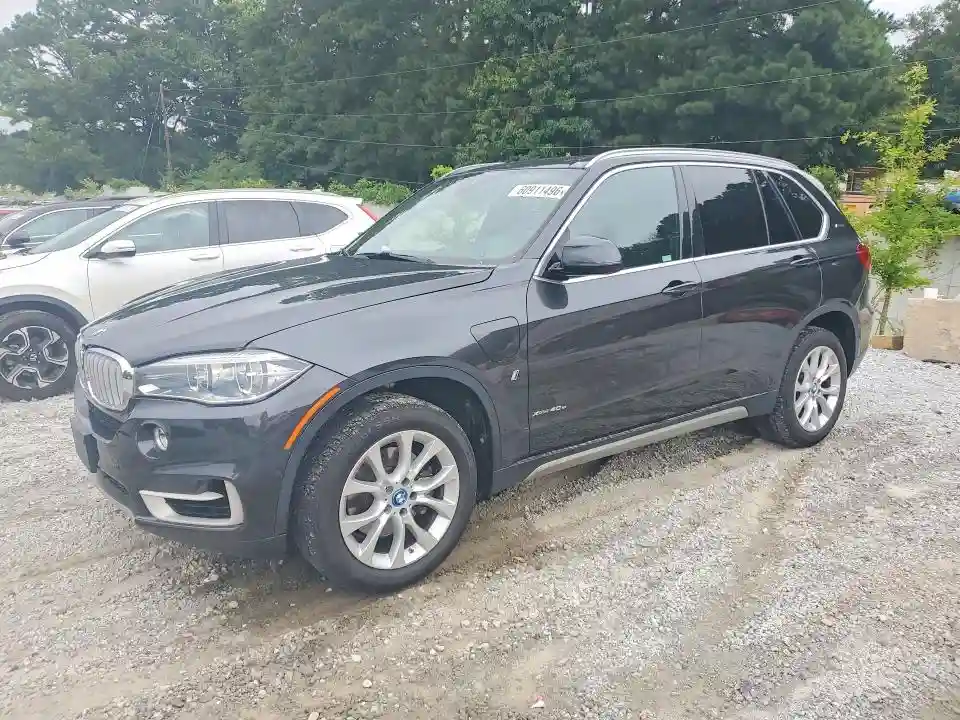5UXKT0C5XJ0W00757 2018 BMW X5-0