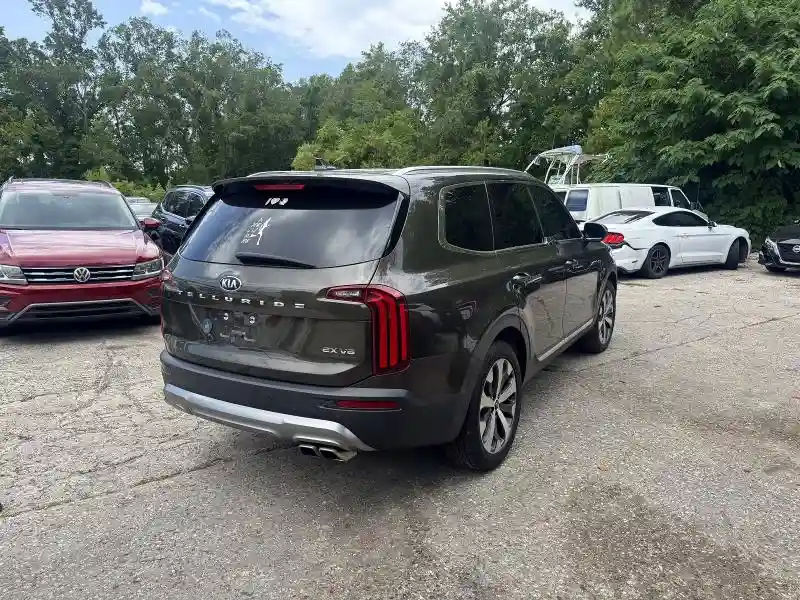 5XYP34HC2MG121656 2021 KIA TELLURIDE-3