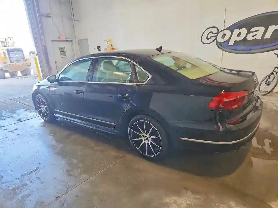 1VWDT7A30HC023876 2017 VOLKSWAGEN PASSAT-1