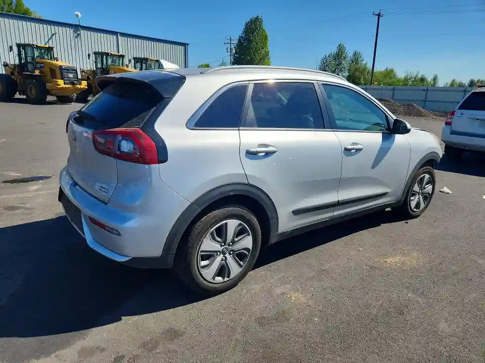 KNDCB3LC4J5132665 2018 KIA NIRO-2