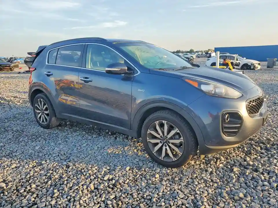 KNDPNCAC8J7423041 2018 KIA SPORTAGE-3