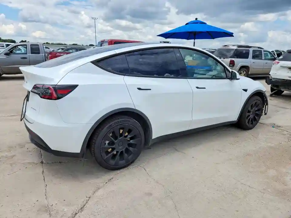 7SAYGDEE3PA069934 2023 TESLA MODEL Y-2