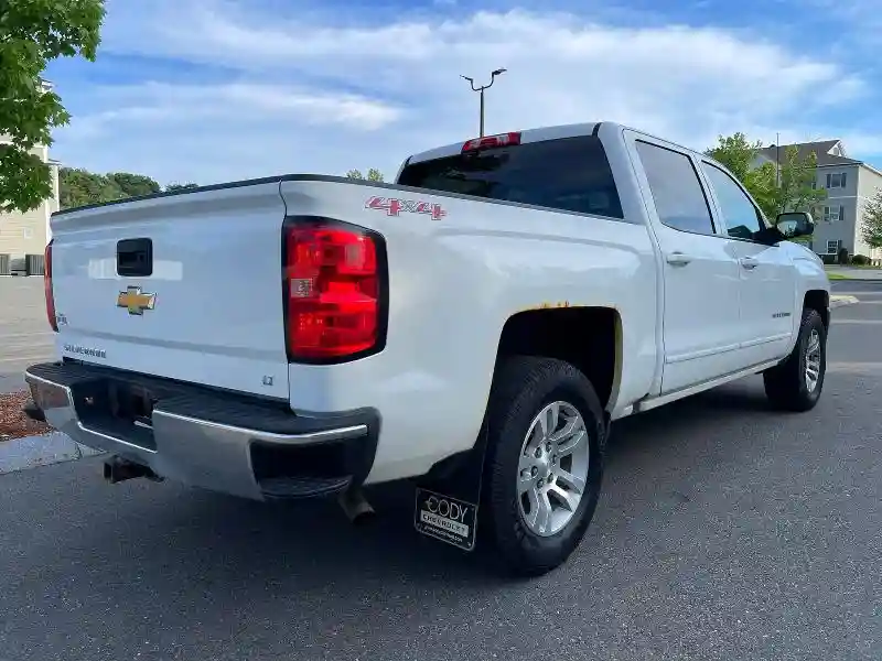 3GCUKREC8HG163585 2017 CHEVROLET SILVERADO-3