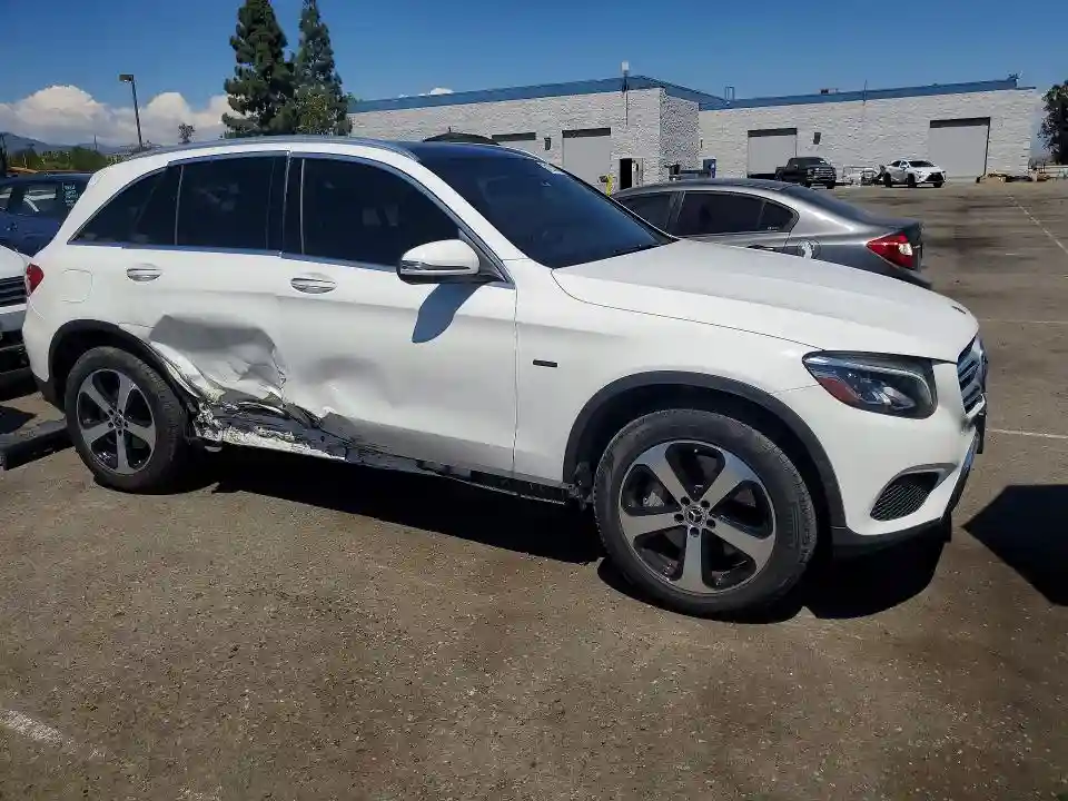 WDC0G5EB0KF572845 2019 MERCEDES-BENZ GLC-CLASS-3