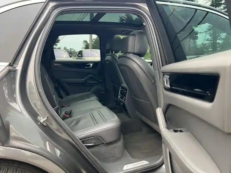 WP1AA2AY7KDA19222 2019 PORSCHE CAYENNE-5