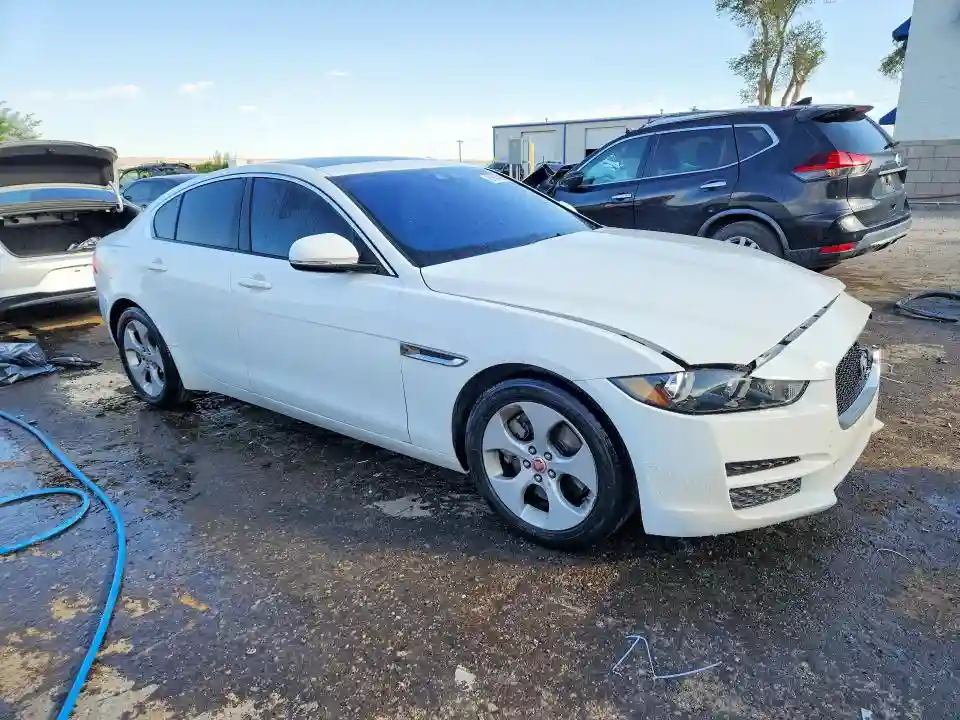 SAJAR4BG0HA977531 2017 JAGUAR XE-3
