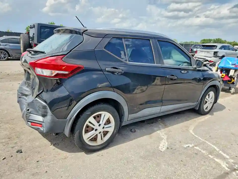 3N1CP5CU8JL523973 2018 NISSAN KICKS-2