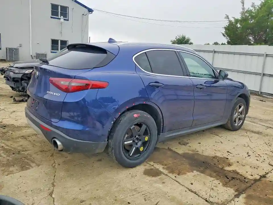 ZASPAKAN3M7D09967 2021 ALFA ROMEO STELVIO-2