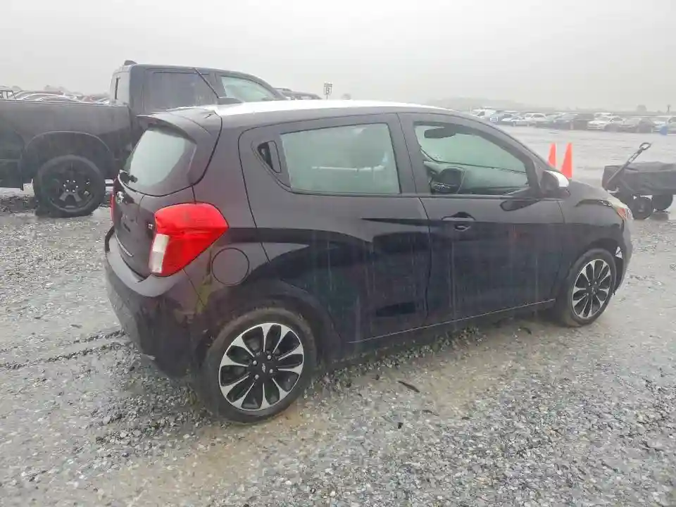 KL8CD6SA0MC221587 2021 CHEVROLET SPARK-2