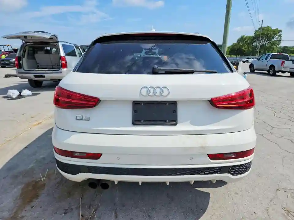 WA1BCCFS0JR035168 2018 AUDI Q3-5