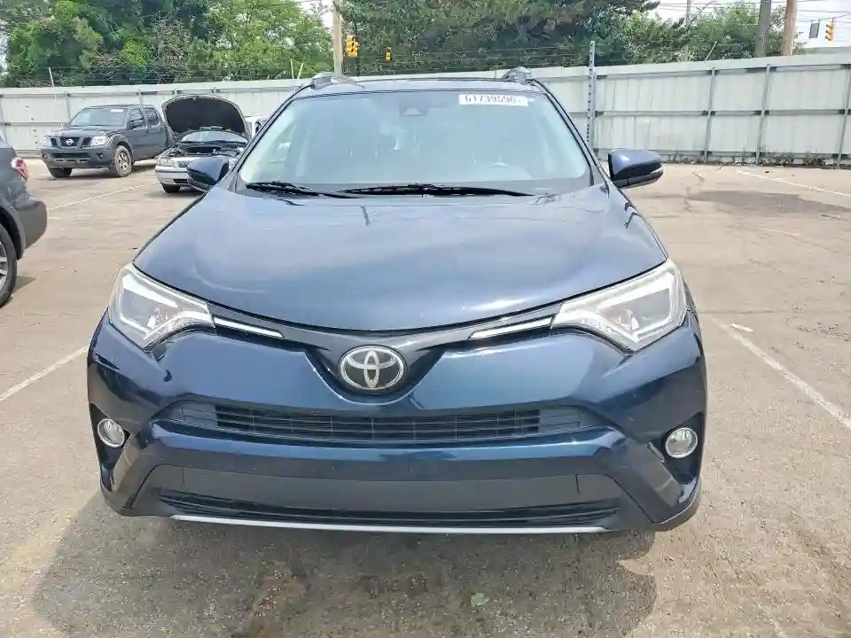JTMDFREVXJD246234 2018 TOYOTA RAV4-4