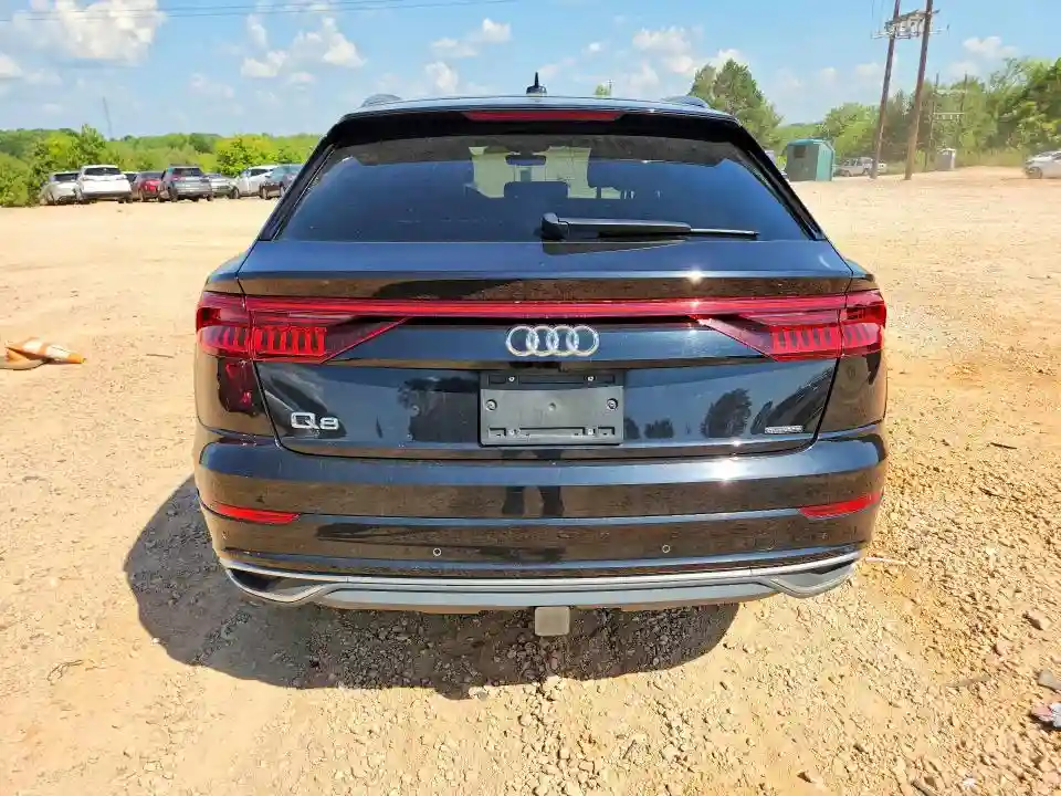 WA1CVAF10KD044963 2019 AUDI Q8-5