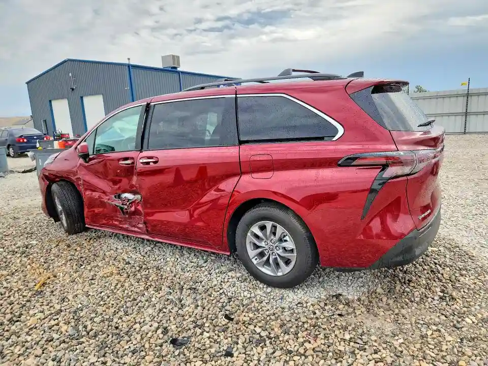 5TDYSKFC0TS266257 2026 TOYOTA SIENNA-1