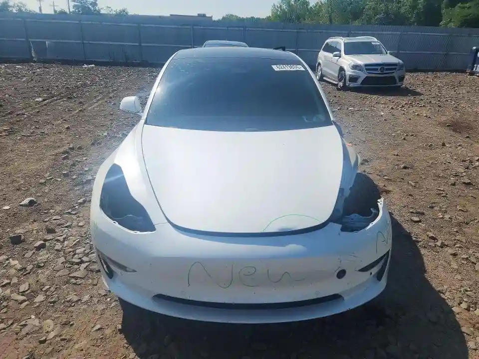 5YJ3E1EB3KF493515 2019 TESLA MODEL 3-4