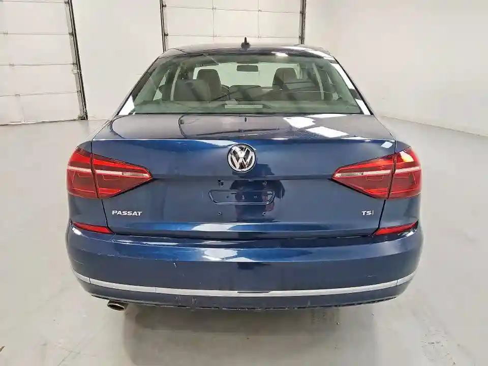 1VWAA7A33JC010327 2018 VOLKSWAGEN PASSAT-5