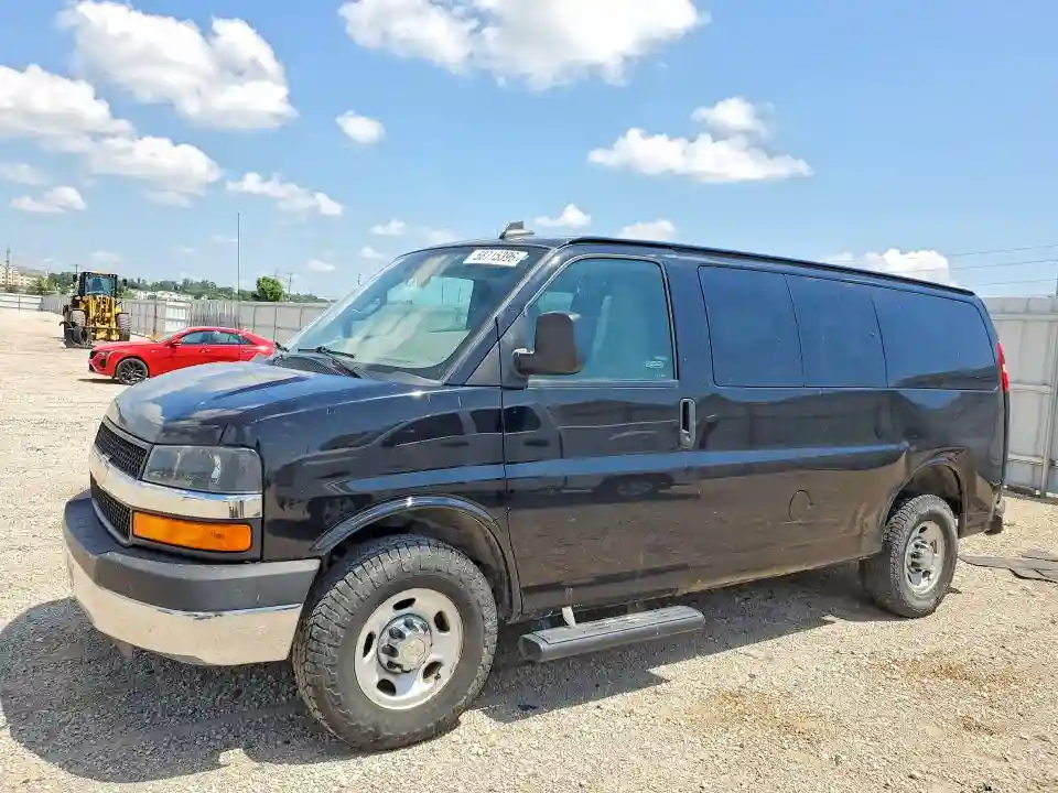 1GAWGFFGXG1240120 2016 CHEVROLET EXPRESS-0