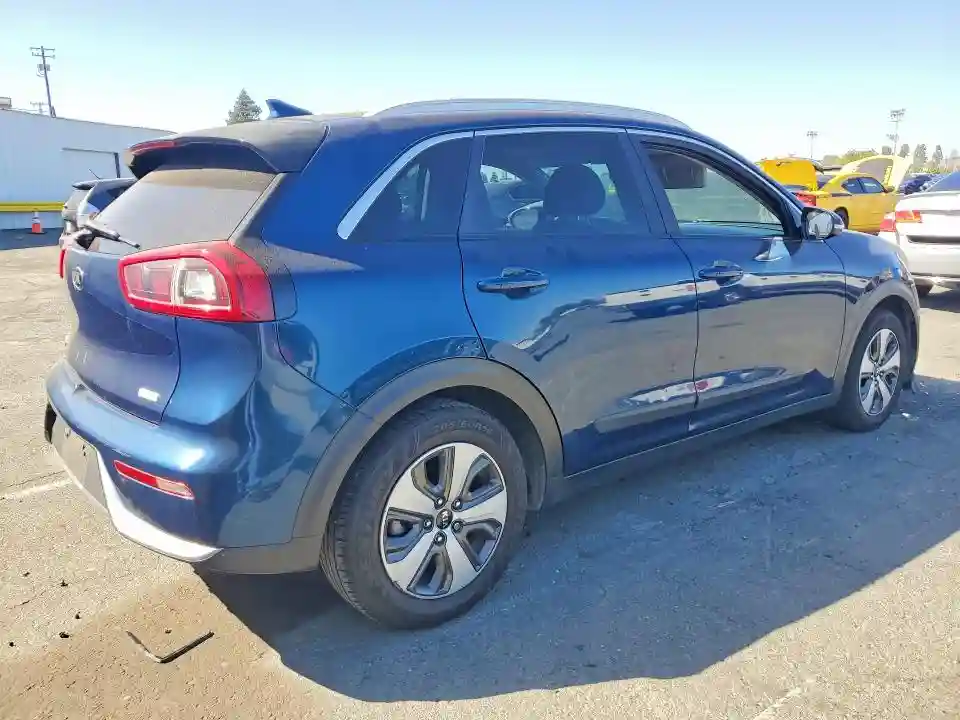 KNDCC3LC8J5161762 2018 KIA NIRO-2