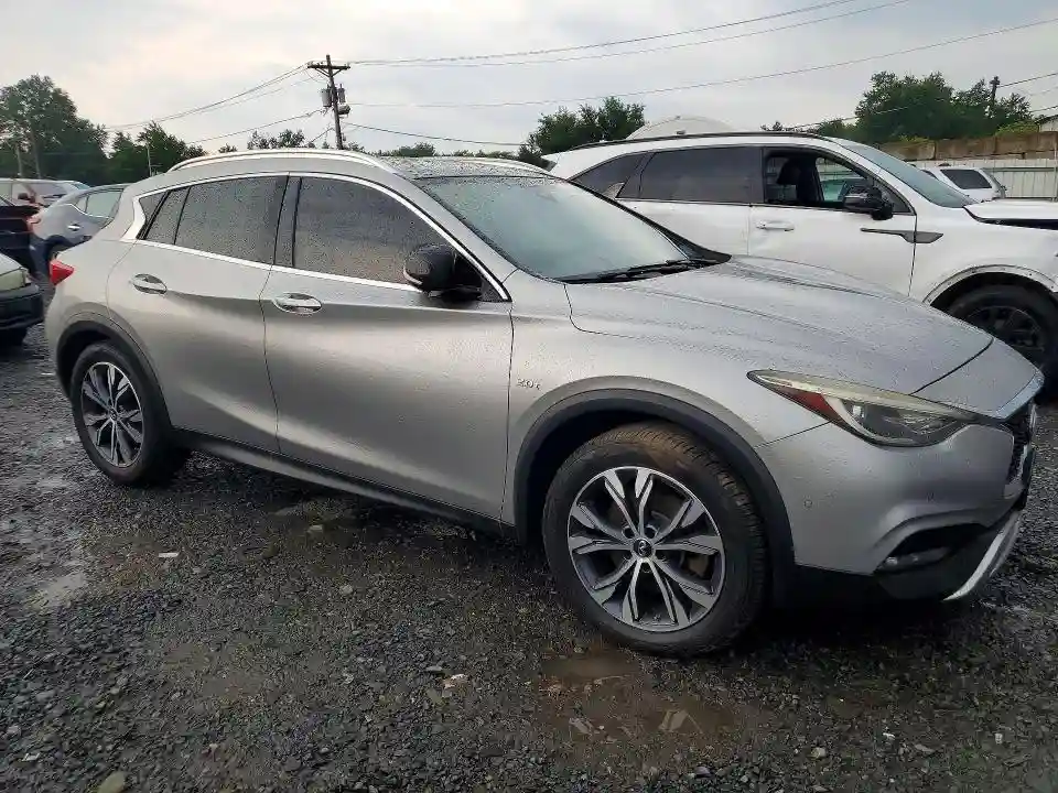 SJKCH5CR2HA016197 2017 INFINITI QX30-3
