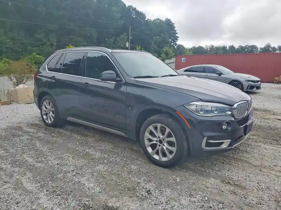 5UXKT0C5XJ0W00757 2018 BMW X5-3