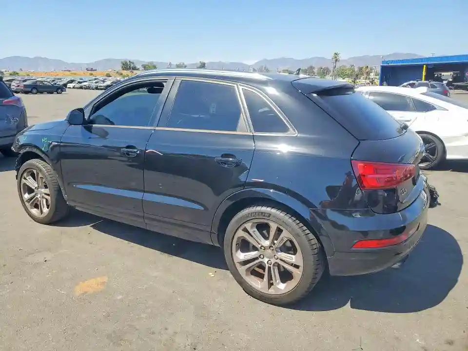 WA1BCCFS6JR014910 2018 AUDI Q3-1
