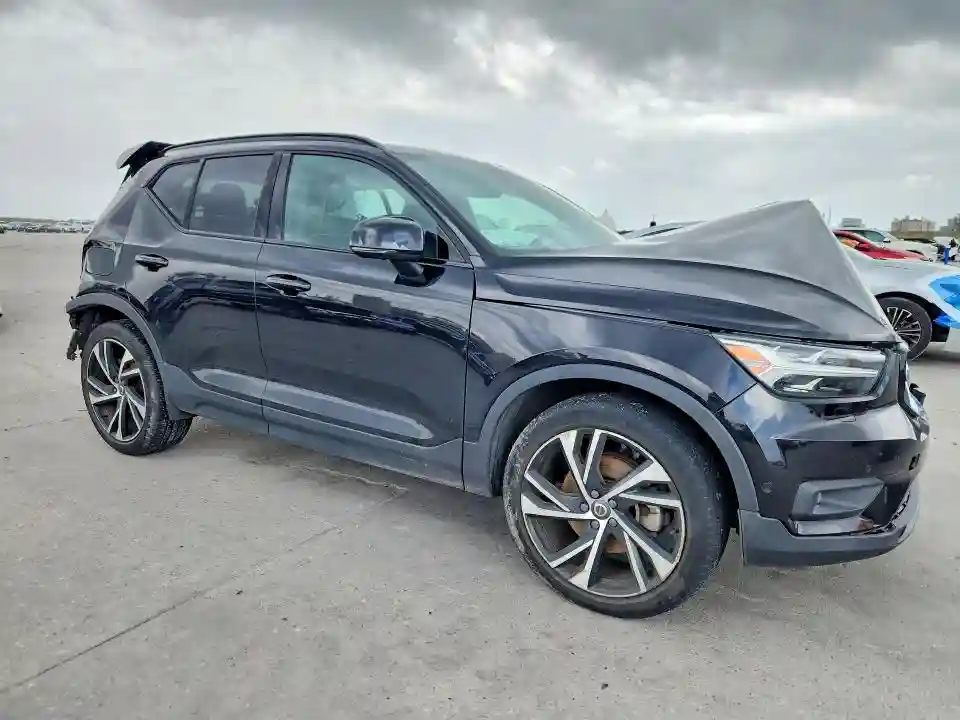 YV4162UM7L2217160 2020 VOLVO XC40-3