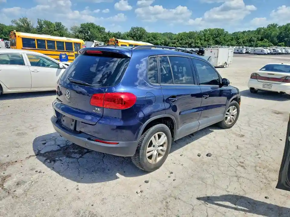 WVGBV7AX2GW576299 2016 VOLKSWAGEN TIGUAN-2