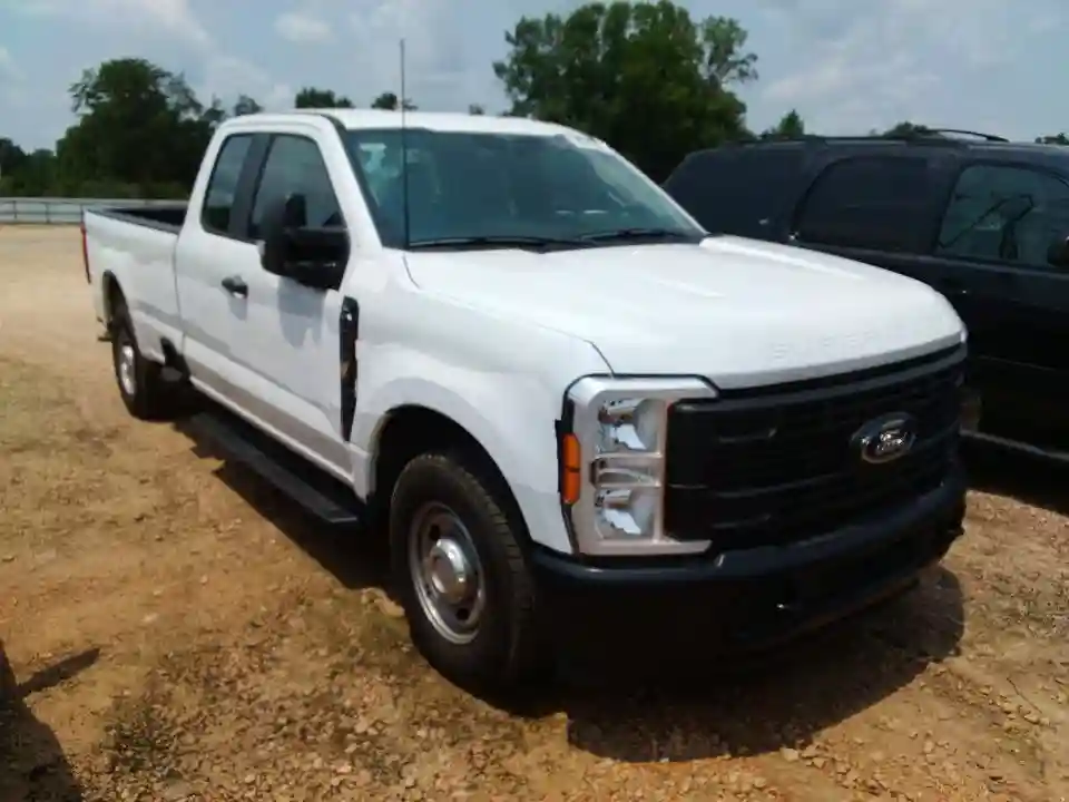 1FT7X2AA5PEE17060 2023 FORD F250-3
