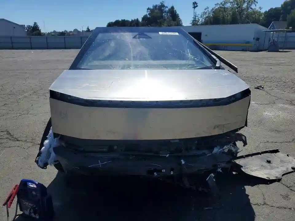 7G2CEHED4RA050983 2024 TESLA CYBERTRUCK-4