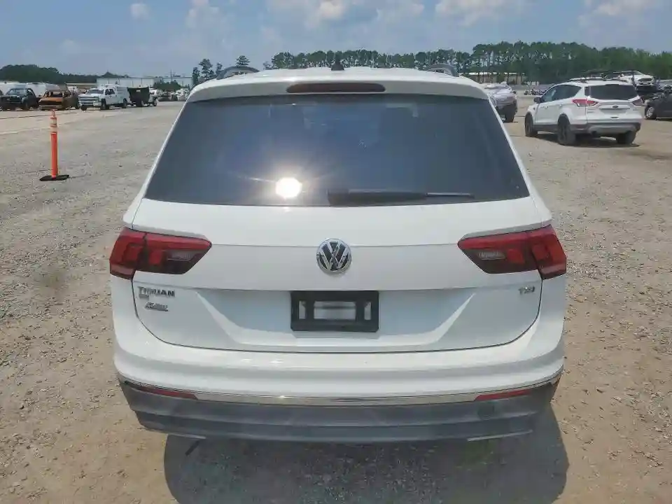 3VV3B7AX7JM073958 2018 VOLKSWAGEN TIGUAN-5