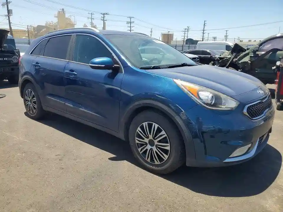 KNDCE3LC1H5072779 2017 KIA NIRO-3