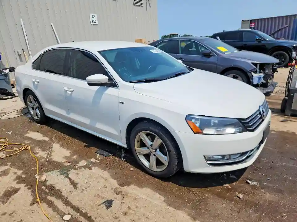 1VWAS7A36FC111737 2015 VOLKSWAGEN PASSAT-3