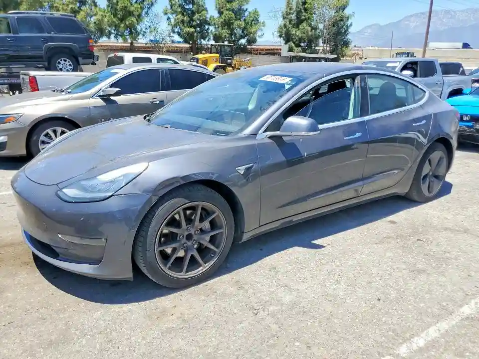5YJ3E1EAXJF059176 2018 TESLA MODEL 3-0