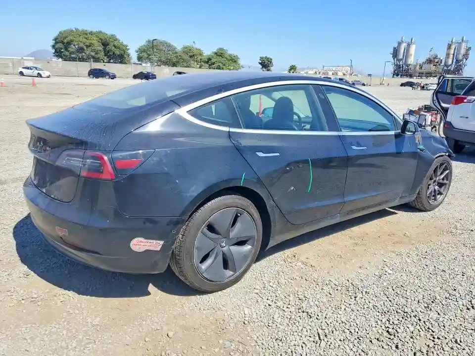 5YJ3E1EA5JF165681 2018 TESLA MODEL 3-2