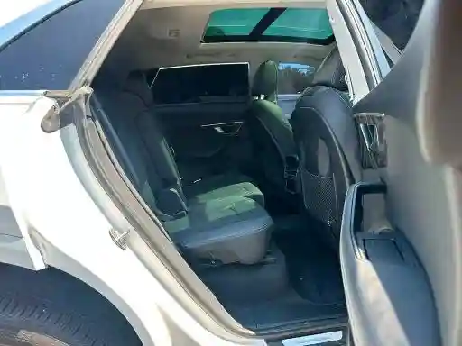 WA1EVBF15PD015447 2023 AUDI Q8-4