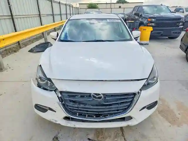 3MZBN1V32JM209609 2018 MAZDA 3-4
