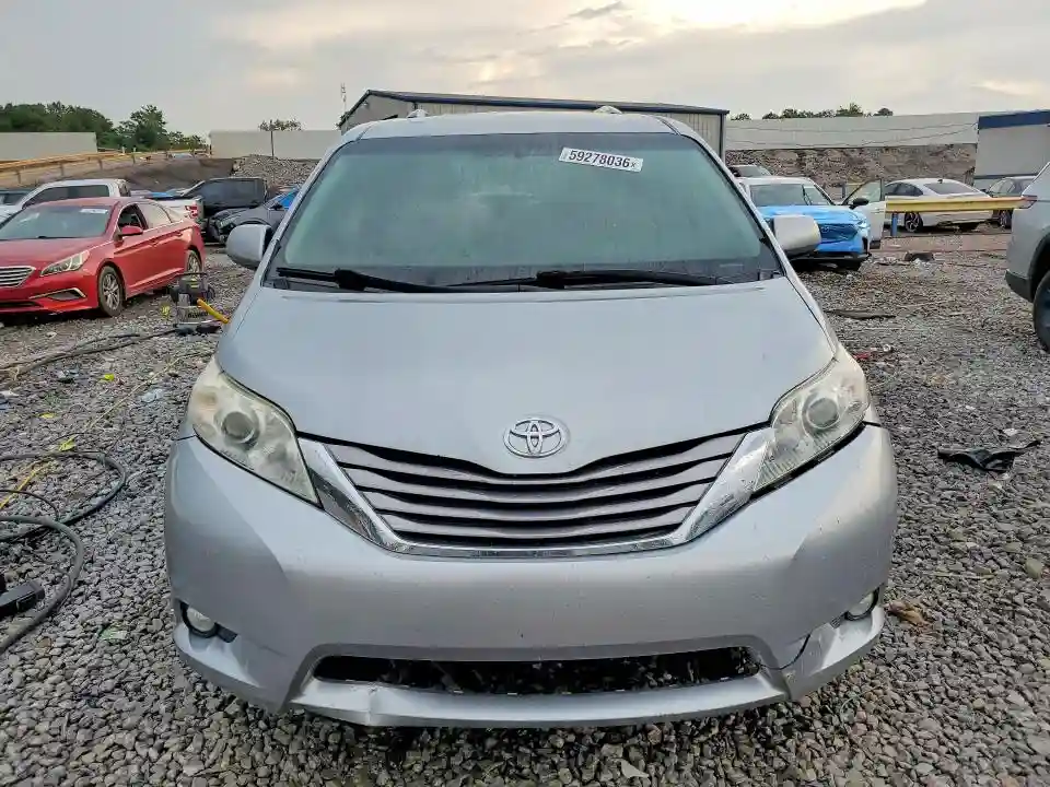 5TDYZ3DC4HS809735 2017 TOYOTA SIENNA-4