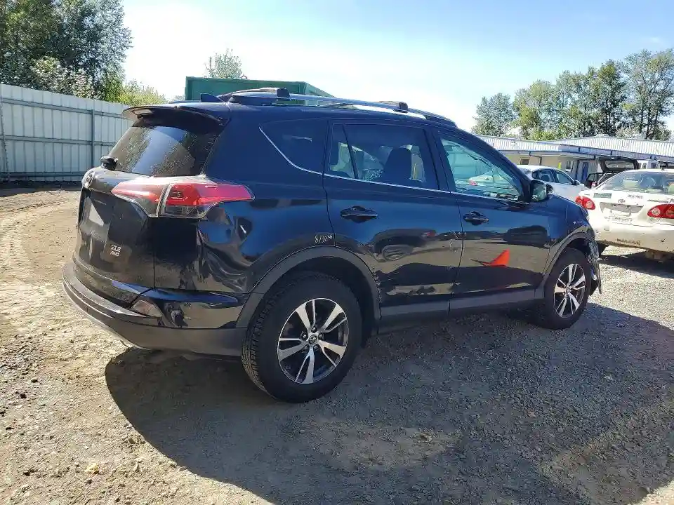 2T3RFREV4JW745944 2018 TOYOTA RAV4-2