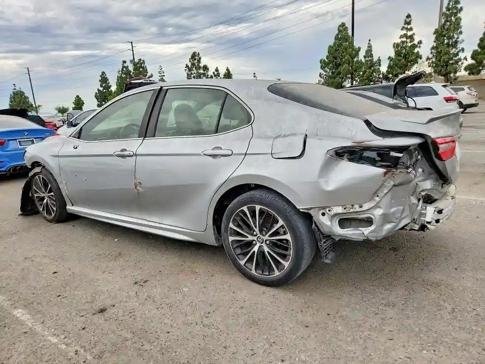 JTNB11HK4J3037095 2018 TOYOTA CAMRY-1