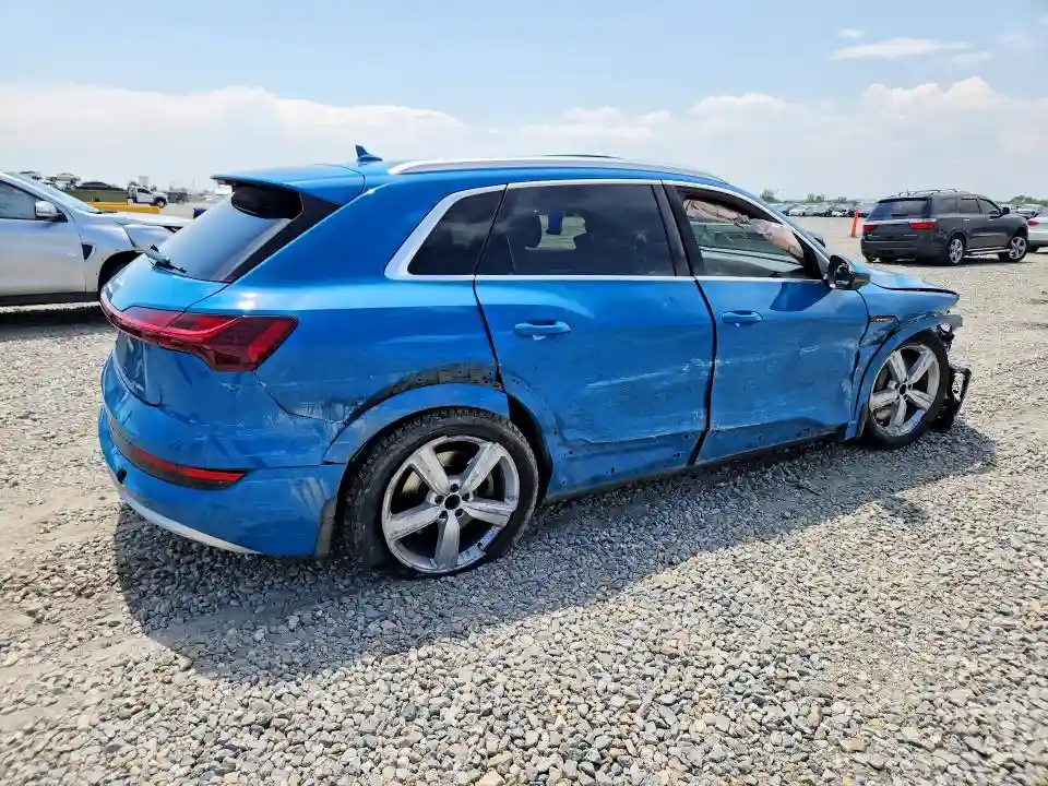 WA1LAAGE0KB002883 2019 AUDI E-TRON-2