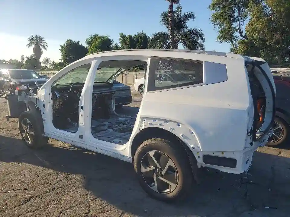 7YAMTFS35TY001792 2026 HYUNDAI IONIQ 9 SE-1
