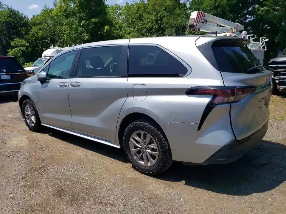 5TDKSKFC3RS140540 2024 TOYOTA SIENNA-1