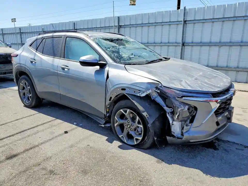 KL77LHEP5SC239603 2025 CHEVROLET TRAX-3