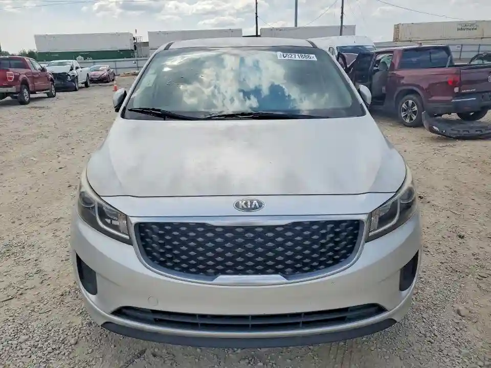 KNDMA5C18H6261174 2017 KIA SEDONA-4