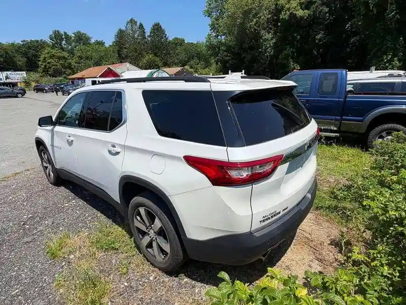 1GNEVHKW6KJ137777 2019 CHEVROLET TRAVERSE-2