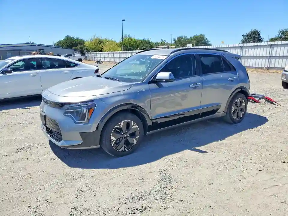 KNDCR3L17P5061948 2023 KIA NIRO-0