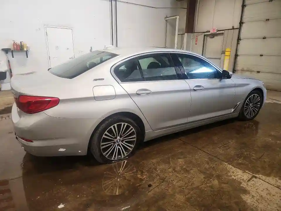 WBAJB1C5XKB376270 2019 BMW 5 SERIES-2