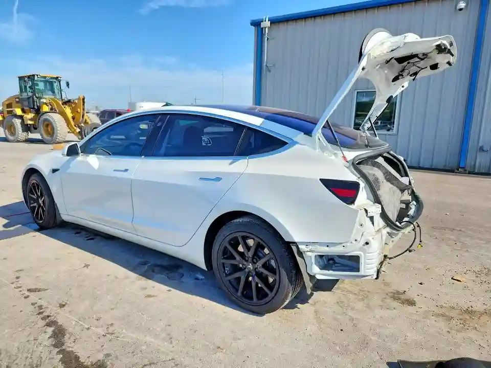 5YJ3E1EA0JF005689 2018 TESLA MODEL 3-1
