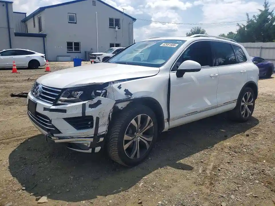 WVGRF7BP4HD004299 2017 VOLKSWAGEN TOUAREG-0