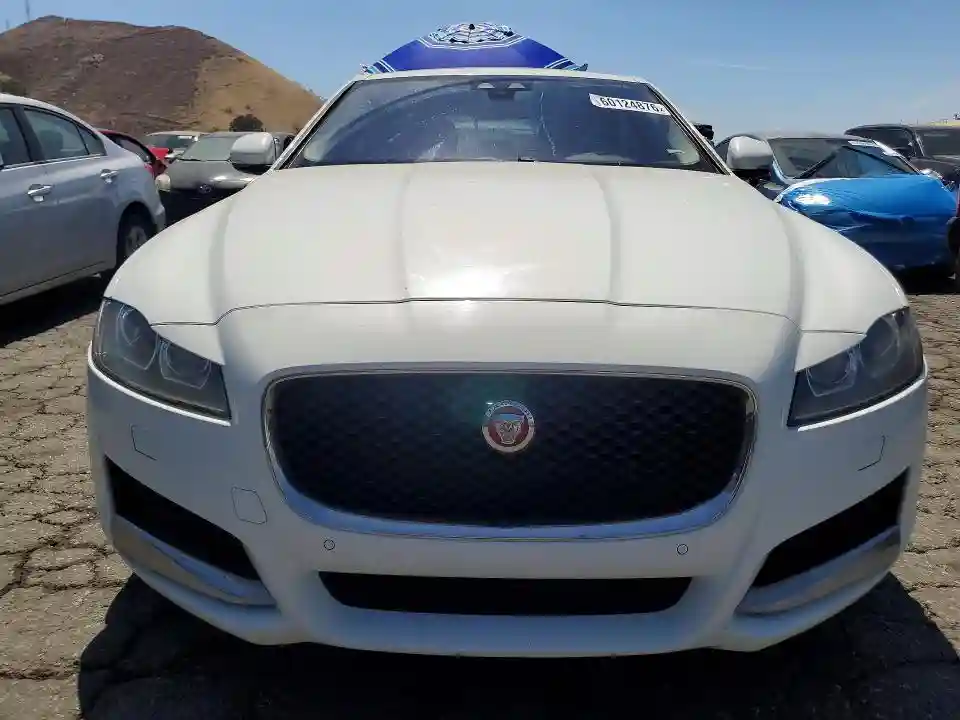 SAJBK4BV6HCY28598 2017 JAGUAR XF-4